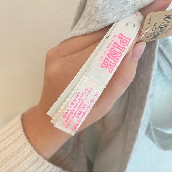 PINK Victoria's Secret‎ Gray Bra - Picture 5 of 5